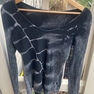 Women's Urban X Size Medium Long-Sleeve Black & Grey Tie Die Tunic - Very Chic!
